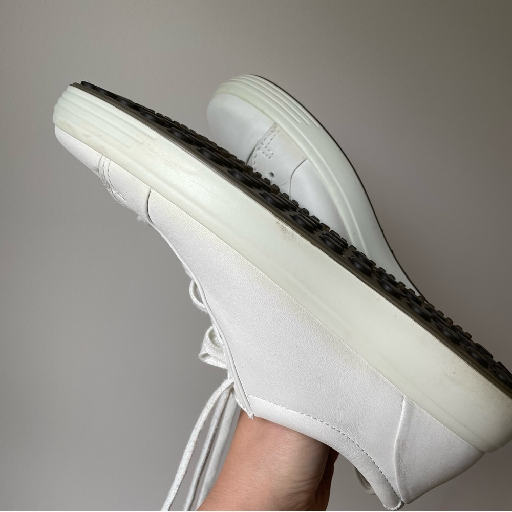 Classic Ecco White Men's Leather Sneakers - Picture 3 of 8